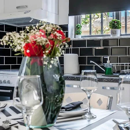 Sophia's Castle View بيت للعطل خانيا